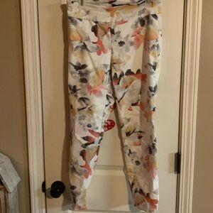 Up! Floral pull on capris size 10